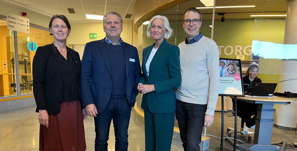 Jennie Forsblom (KD) regionråd, Martin K Andersson, Acko Ankarberg Johansson (KD) sjukvårdsminister och Patrik Stenvard (M) regionråd.